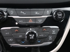 Used 2023  Chrysler Pacifica Touring L FWD at Landmark Auto Credit Center near springfield&comma; IL