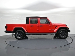 Used 2020  Jeep Gladiator Overland 4x4 at Landmark Auto Credit Center near springfield&comma; IL
