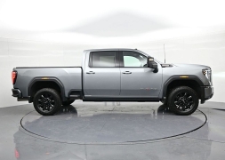 Used 2024  GMC Sierra 2500HD 4WD Crew Cab 159" AT4 at Landmark Auto Credit Center near springfield&comma; IL