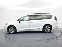 Used 2023  Chrysler Pacifica Limited FWD at Landmark Auto Credit Center near springfield&comma; IL