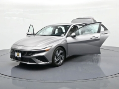Used 2024  Hyundai Elantra Limited IVT at Landmark Auto Credit Center near springfield&comma; IL