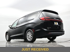 Used 2024  Chrysler Pacifica Touring L FWD at Landmark Auto Credit Center near springfield&comma; IL