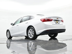 Used 2024  Chevrolet Malibu 4dr Sdn 1LT at Landmark Auto Credit Center near springfield&comma; IL