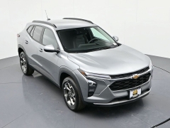 Used 2025  Chevrolet Trax FWD 4dr LT at Landmark Auto Credit Center near springfield&comma; IL