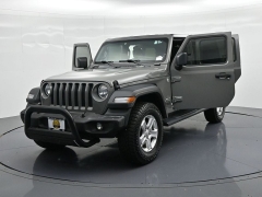 Used 2018  Jeep Wrangler Unlimited 4d SUV 4WD Sport at Landmark Auto Credit Center near springfield&comma; IL