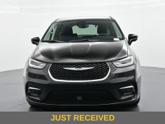 Used 2024  Chrysler Pacifica Touring L FWD at Landmark Auto Credit Center near springfield&comma; IL