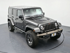 Used 2017  Jeep Wrangler Unlimited 75th Anniversary 4x4 &ast;Ltd Avail&ast; at Landmark Auto Credit Center near springfield&comma; IL