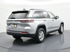 Used 2023  Jeep Grand Cherokee Laredo 4x4 at Landmark Auto Credit Center near springfield&comma; IL