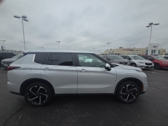 Used 2023  Mitsubishi Outlander SE S-AWC at Landmark Auto Credit Center near springfield&comma; IL