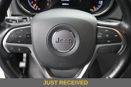 Used 2020  Jeep Grand Cherokee 4d SUV 4WD Laredo at Landmark Auto Credit Center near springfield&comma; IL