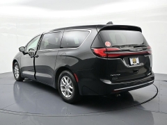 Used 2023  Chrysler Pacifica Touring L FWD at Landmark Auto Credit Center near springfield&comma; IL