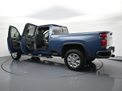 Used 2024  Chevrolet Silverado 3500HD 4WD Crew Cab 159" High Country Dsl at Landmark Auto Credit Center near springfield&comma; IL