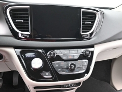 Used 2024  Chrysler Pacifica Touring L FWD at Landmark Auto Credit Center near springfield&comma; IL