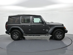 Used 2018  Jeep Wrangler Unlimited 4d SUV 4WD Sport at Landmark Auto Credit Center near springfield&comma; IL