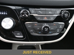 Used 2023  Chrysler Pacifica Touring L FWD at Landmark Auto Credit Center near springfield&comma; IL