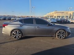 Used 2021  Nissan Altima 2&period;0 SR Sedan at Landmark Auto Credit Center near springfield&comma; IL