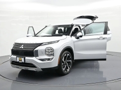 Used 2023  Mitsubishi Outlander SE S-AWC at Landmark Auto Credit Center near springfield&comma; IL