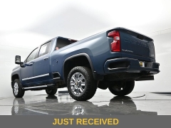 Used 2024  Chevrolet Silverado 3500HD 4WD Crew Cab 159" High Country Dsl at Landmark Auto Credit Center near springfield&comma; IL