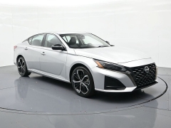 Used 2024  Nissan Altima 2&period;5 SR Sedan at Landmark Auto Credit Center near springfield&comma; IL