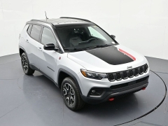 Used 2025  Jeep Compass Trailhawk 4x4 at Landmark Auto Credit Center near springfield&comma; IL
