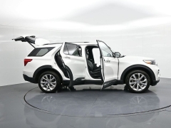 Used 2023  Ford Explorer Platinum 4WD at Landmark Auto Credit Center near springfield&comma; IL