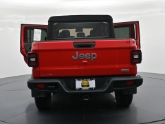 Used 2020  Jeep Gladiator Overland 4x4 at Landmark Auto Credit Center near springfield&comma; IL