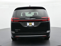 Used 2024  Chrysler Pacifica Touring L FWD at Landmark Auto Credit Center near springfield&comma; IL
