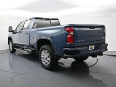 Used 2024  Chevrolet Silverado 3500HD 4WD Crew Cab 159" High Country Dsl at Landmark Auto Credit Center near springfield&comma; IL