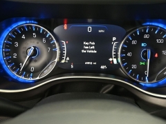 Used 2023  Chrysler Pacifica Touring L FWD at Landmark Auto Credit Center near springfield&comma; IL