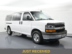 Used 2018  Chevrolet Express Wagon 3500 Wagon LT at Landmark Auto Credit Center near springfield&comma; IL