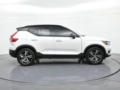 Used 2020  Volvo XC40 4d SUV FWD T4 R-Design at Landmark Auto Credit Center near springfield&comma; IL