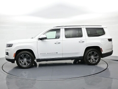 Used 2022  Jeep Grand Wagoneer Series I 4x4 at Landmark Auto Credit Center near springfield&comma; IL