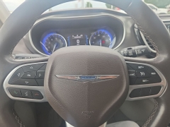 Used 2017  Chrysler Pacifica Touring-L FWD at Landmark Auto Credit Center near springfield&comma; IL