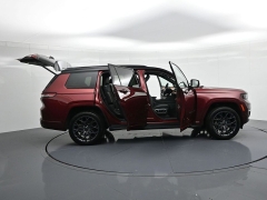 Used 2023  Jeep Grand Cherokee L Summit Reserve 4x4 at Landmark Auto Credit Center near springfield&comma; IL