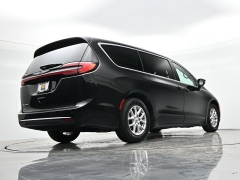 Used 2024  Chrysler Pacifica Touring L FWD at Landmark Auto Credit Center near springfield&comma; IL
