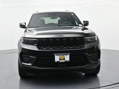 Used 2023  Jeep Grand Cherokee Altitude 4x4 at Landmark Auto Credit Center near springfield&comma; IL