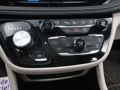 Used 2023  Chrysler Pacifica Limited FWD at Landmark Auto Credit Center near springfield&comma; IL