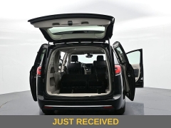 Used 2024  Chrysler Pacifica Touring L FWD at Landmark Auto Credit Center near springfield&comma; IL