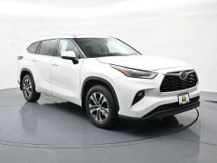Used 2021  Toyota Highlander XLE AWD at Landmark Auto Credit Center near springfield&comma; IL