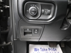 Used 2020  Ram 1500 4WD Crew Cab Laramie at Landmark Auto Credit Center near springfield&comma; IL