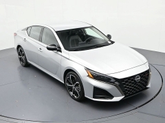 Used 2024  Nissan Altima 2&period;5 SR Sedan at Landmark Auto Credit Center near springfield&comma; IL