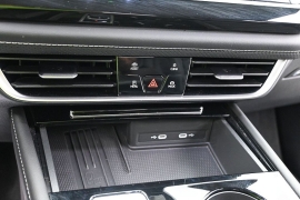Used 2026  Volkswagen Atlas 2&period;0T SE w&sol;Technology FWD at Landmark Auto Credit Center near springfield&comma; IL