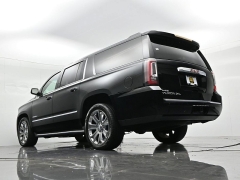 Used 2016  GMC Yukon XL 4d SUV 4WD Denali at Landmark Auto Credit Center near springfield&comma; IL