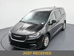 Used 2024  Chrysler Pacifica Touring L FWD at Landmark Auto Credit Center near springfield&comma; IL