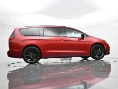 Used 2025  Chrysler Pacifica Limited FWD at Landmark Auto Credit Center near springfield&comma; IL