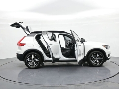 Used 2020  Volvo XC40 4d SUV FWD T4 R-Design at Landmark Auto Credit Center near springfield&comma; IL