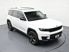 Used 2023  Jeep Grand Cherokee L Altitude 4x4 at Landmark Auto Credit Center near springfield&comma; IL