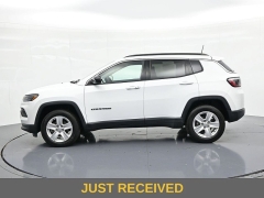 Used 2022  Jeep Compass Latitude 4x4 at Landmark Auto Credit Center near springfield&comma; IL