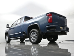 Used 2024  Chevrolet Silverado 3500HD 4WD Crew Cab 159" High Country Dsl at Landmark Auto Credit Center near springfield&comma; IL