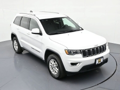 Used 2020  Jeep Grand Cherokee Laredo 4x4 at Landmark Auto Credit Center near springfield&comma; IL